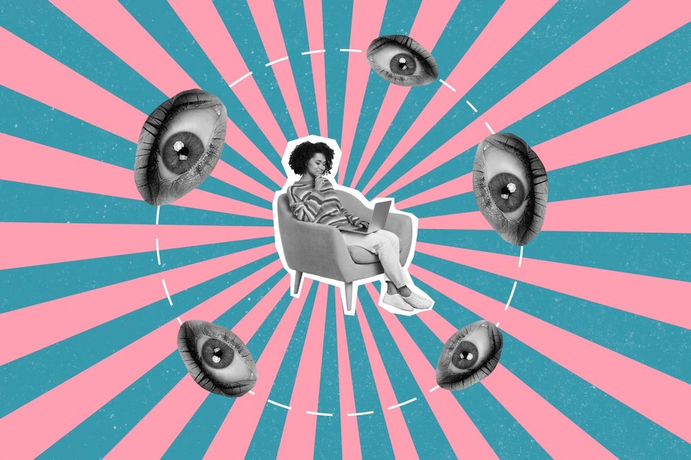Eine Frau sitzt im Sessel und wird umgeben von Augen im Pop Art Stil